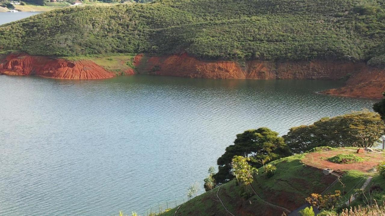 Hermosa Casa Campestre En El Lago Calima Villa Madronal Exterior foto